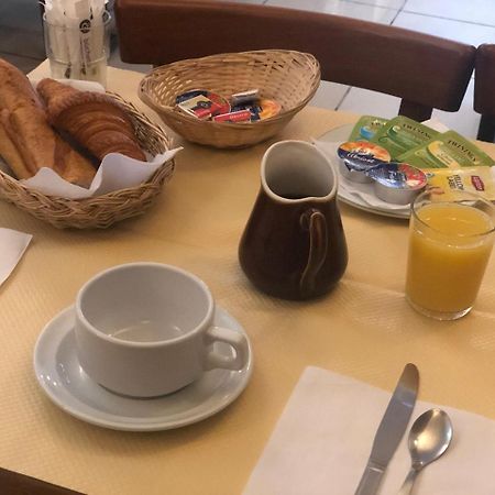 Hotel Liberty Paris Bagian luar foto